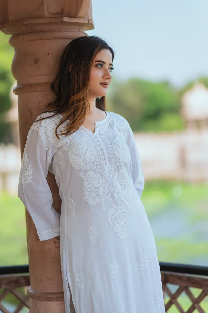 Aiyana Modal White Long Chikankari Kurti