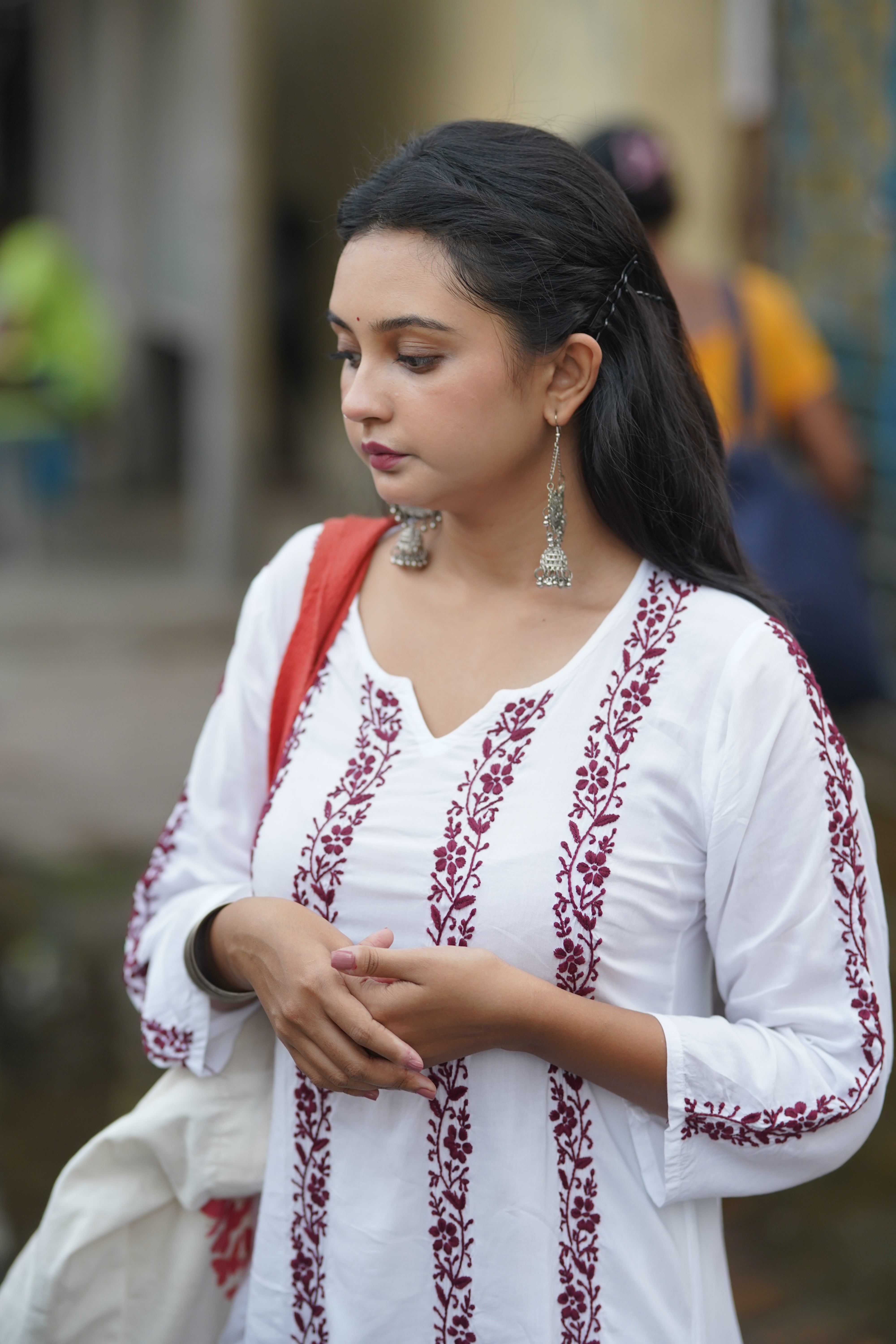 Husn Modal White Chikankari Kurti With Maroon Bel