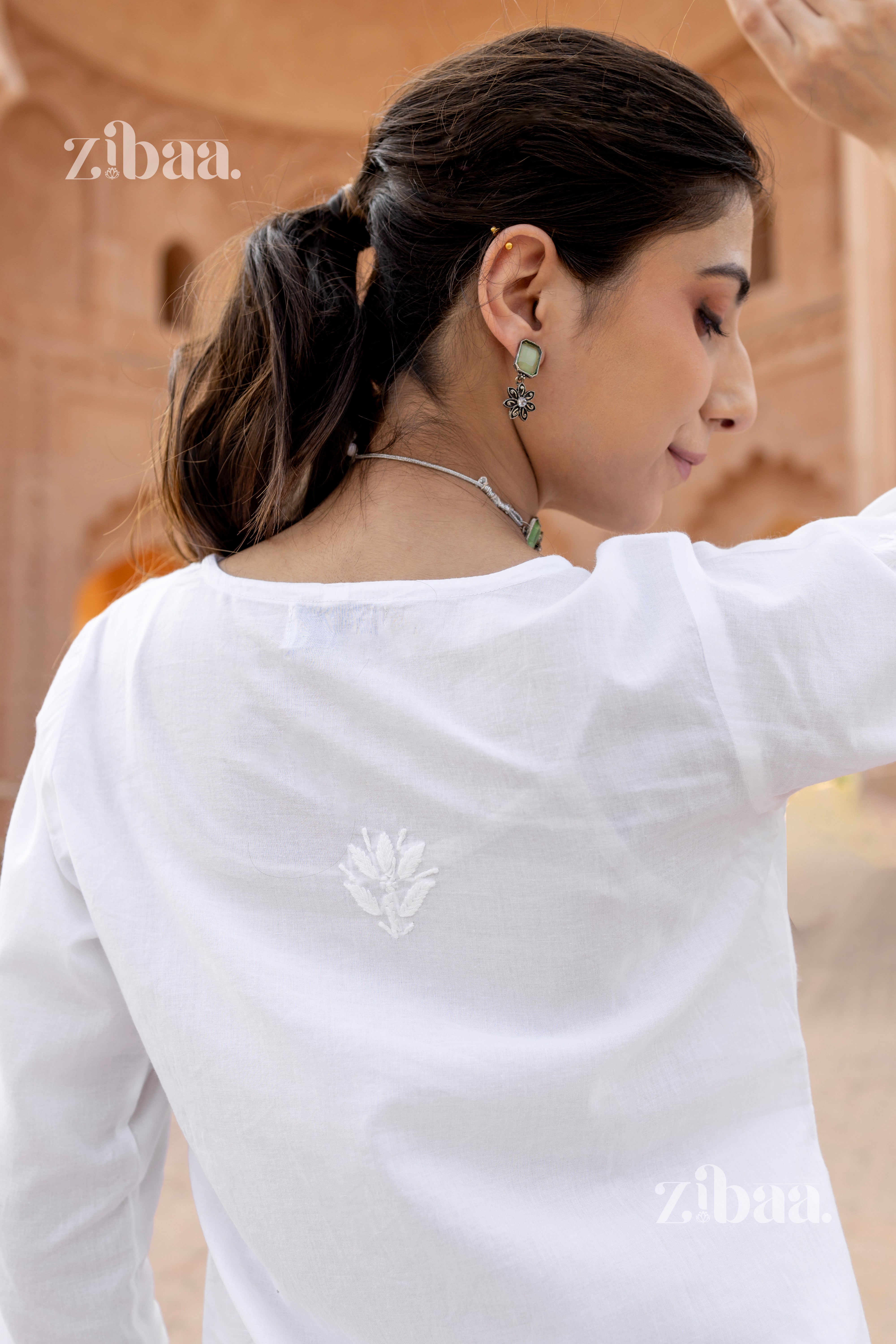 Maaya Mulmul White Chikankari Kurti